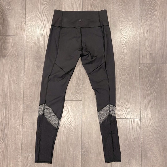 Lululemon tights tag is gone fits like 8 - Picture 3 of 3